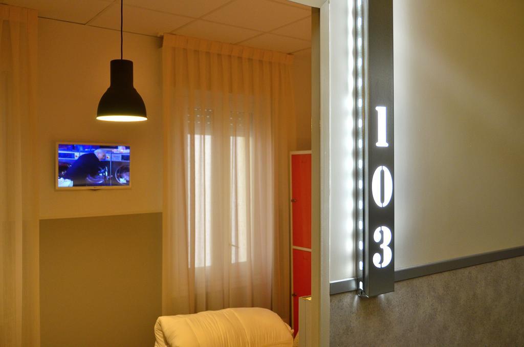 Far Home Atocha Madrid Dış mekan fotoğraf