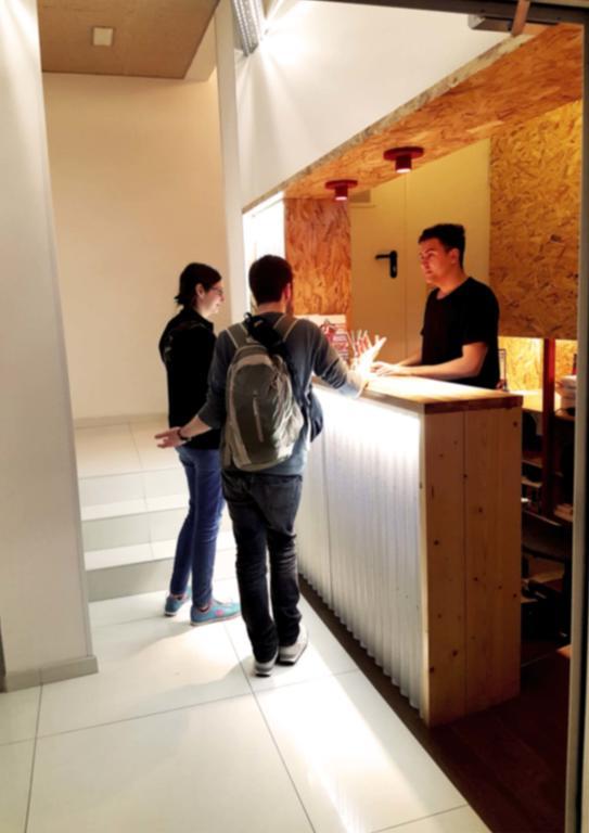 Far Home Atocha Madrid Dış mekan fotoğraf