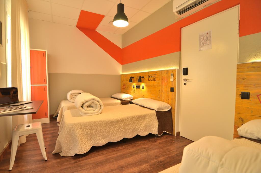 Far Home Atocha Madrid Dış mekan fotoğraf
