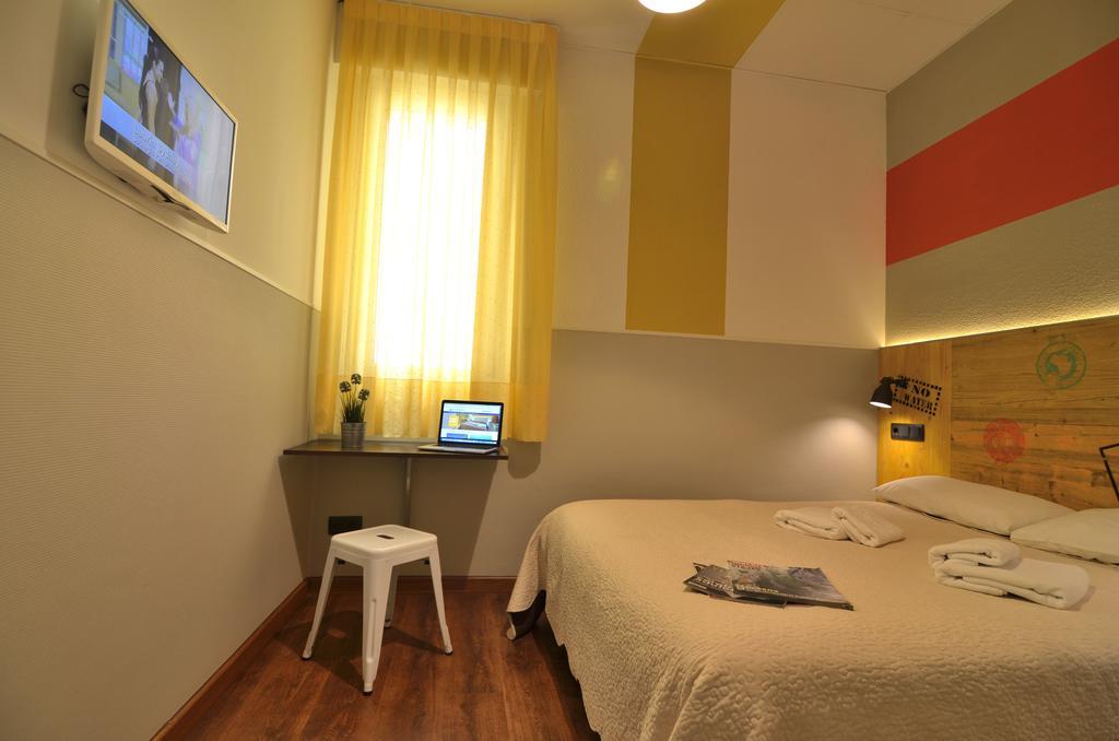 Far Home Atocha Madrid Dış mekan fotoğraf