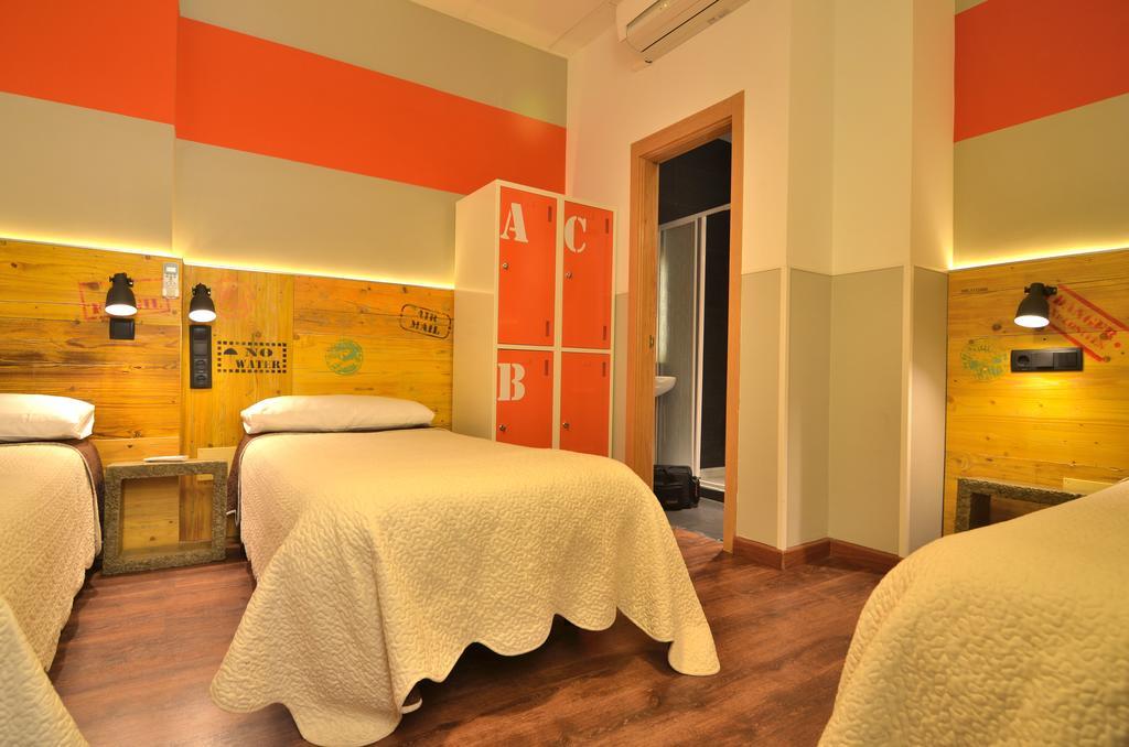 Far Home Atocha Madrid Dış mekan fotoğraf